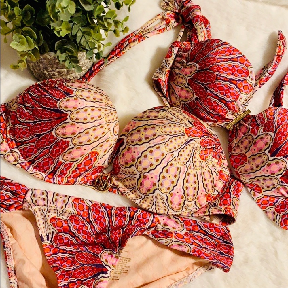 Victoria’s Secret Bombshell Bikini Set